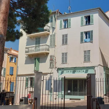 Place Suquet Appartement Cannes