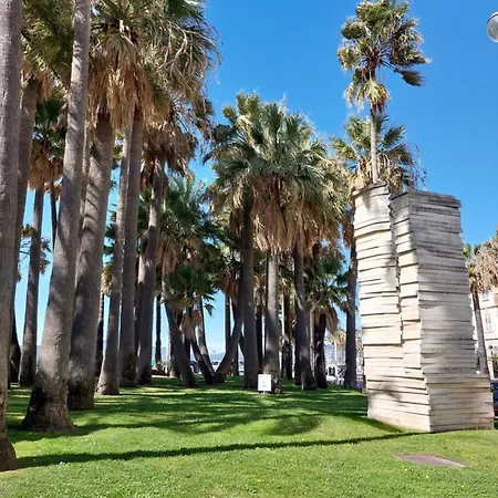 - Place Du Suquet * Cannes